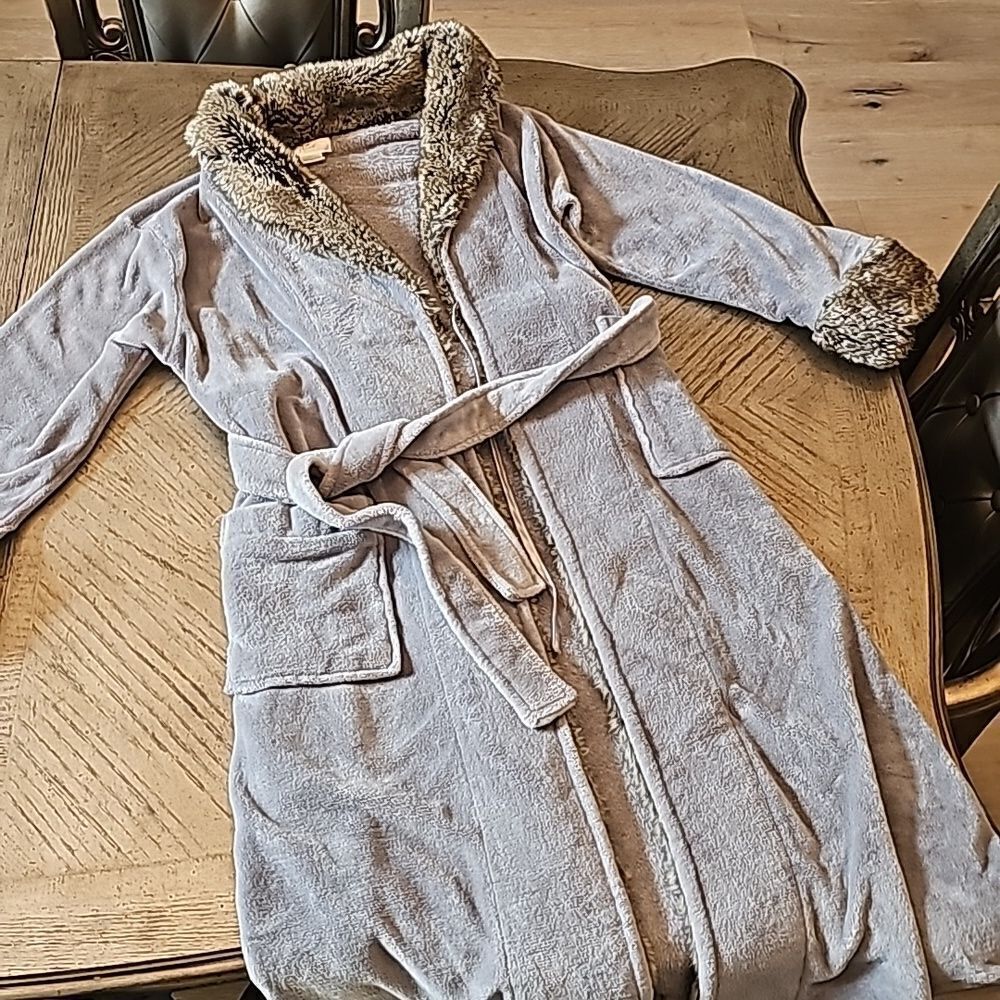 Gray cozy fur robe size S Softies paddimurphy